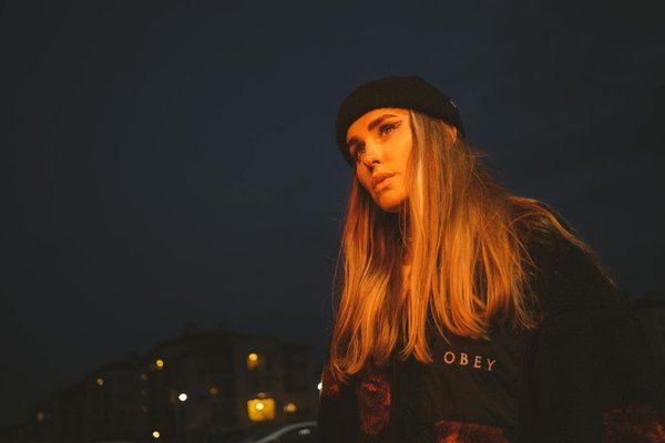 Comment choisir des robes midi pour une silhouette en 8?